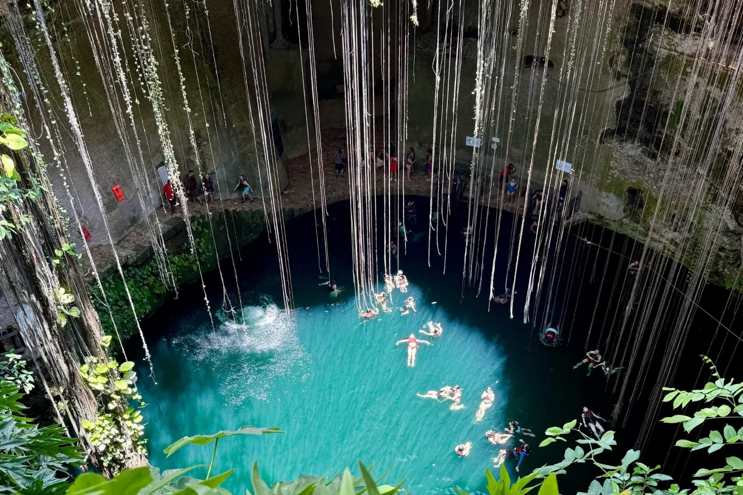 セノーテ・イキル