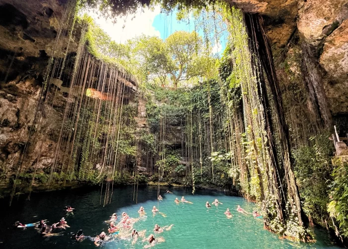 セノーテ・イキル